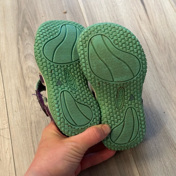 KEEN Stingray Water Shoes Girls - Size 9 - Picture 4 of 4